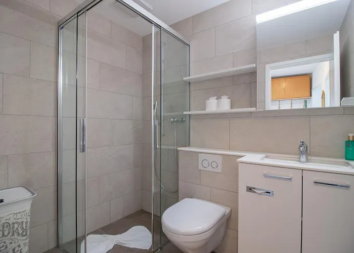 Viktoria A37 By * Arosa